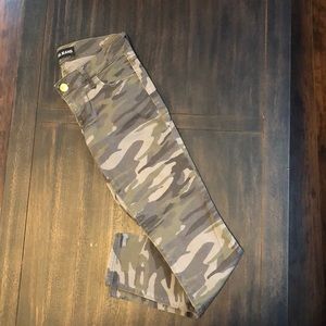 Camo print ankle legging